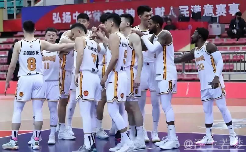 5月2日季后赛精彩战:北京对阵山西 5月2日季后赛精彩战:北京对阵山西